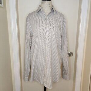 Perry Ellis Men's pinstripe dress shirt